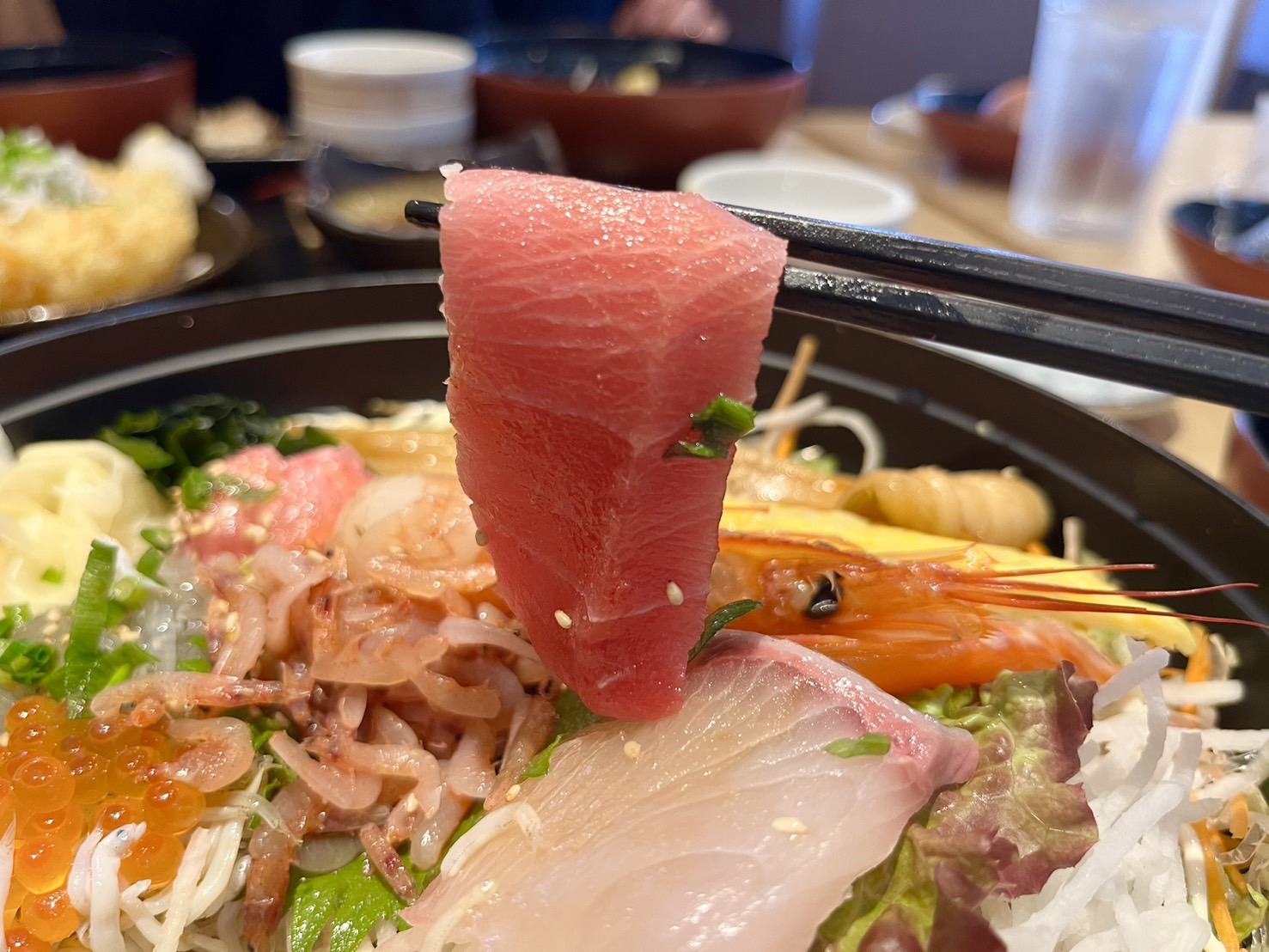 とびっちょ丼のマグロ