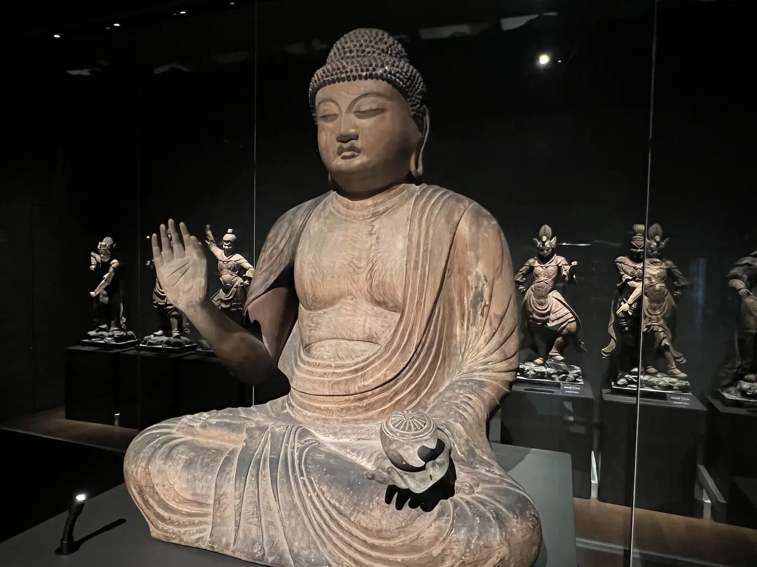 仏像好き必見。重要文化財などの貴重な仏像と向き合う「かんなみ仏の里