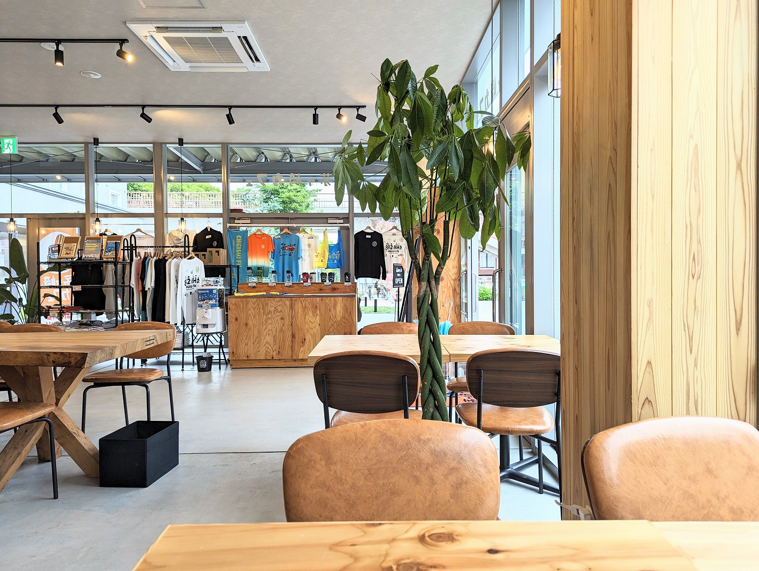 茅ヶ崎カフェ 店内