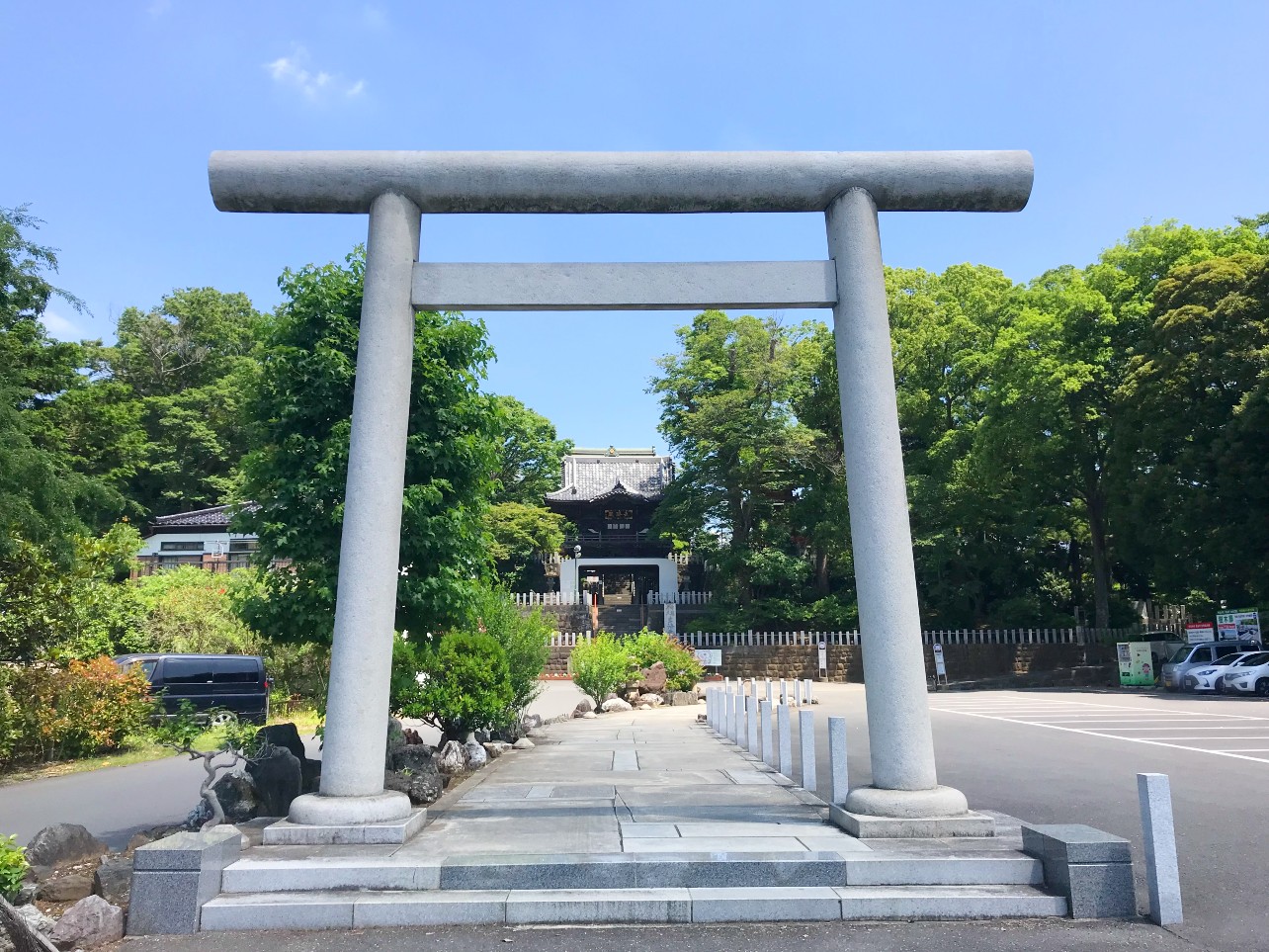 布施弁天の大鳥居