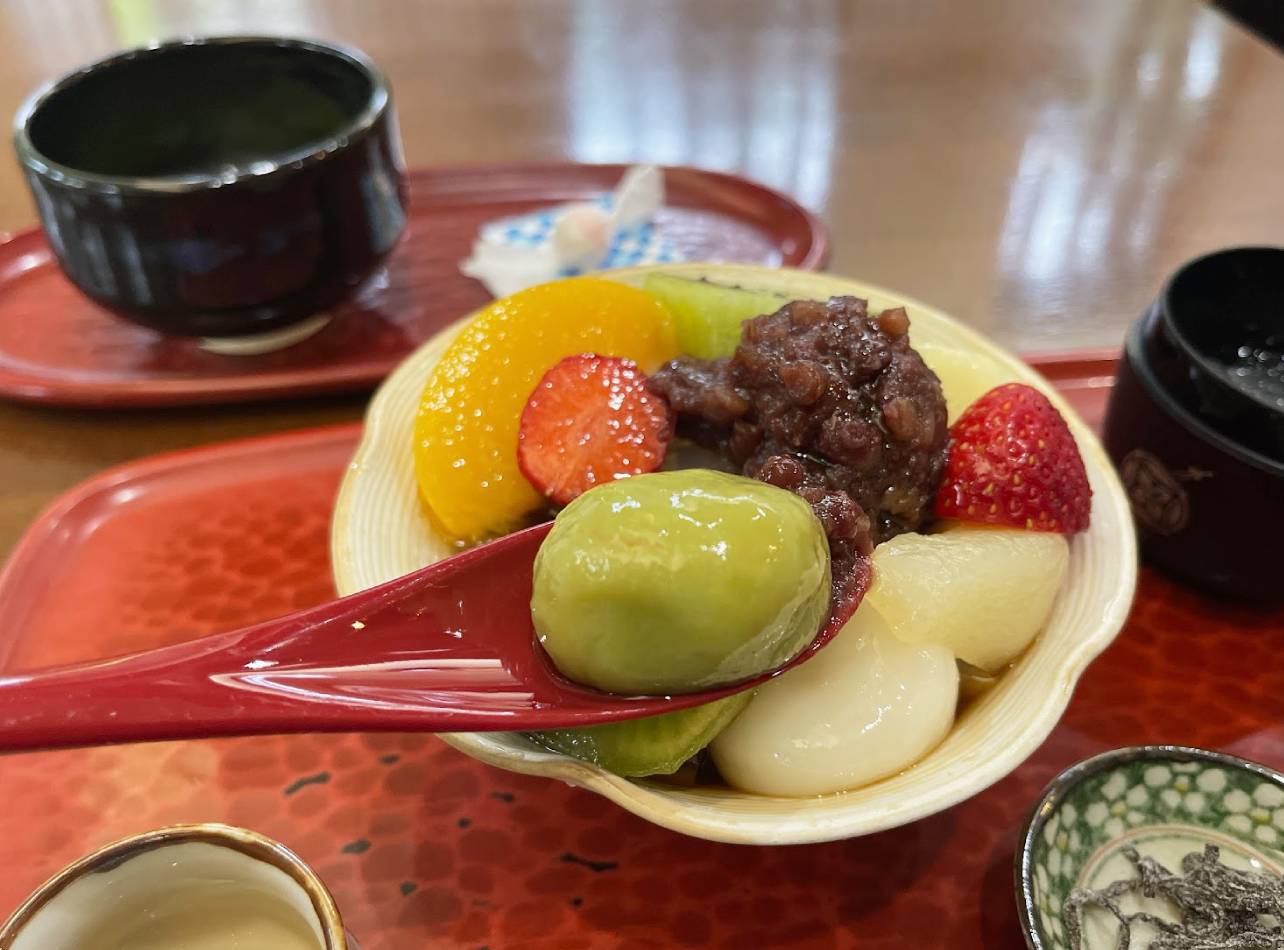 さぼうけやきの白玉あんみつ