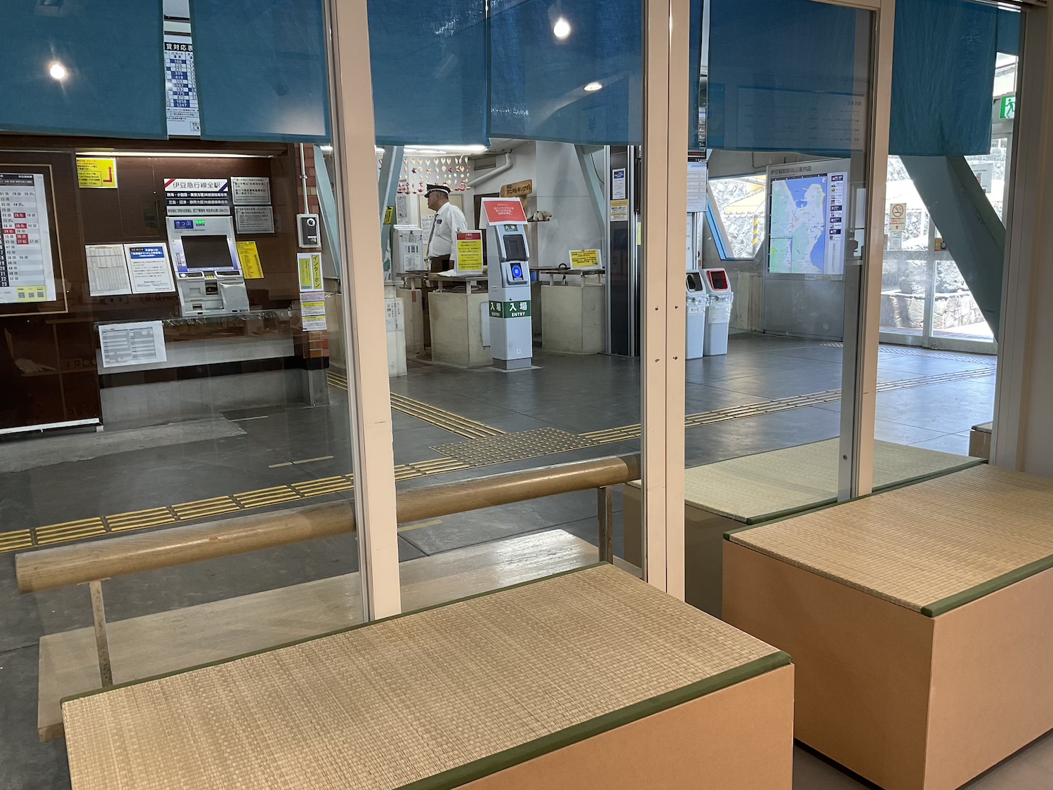 伊豆急稲取駅2