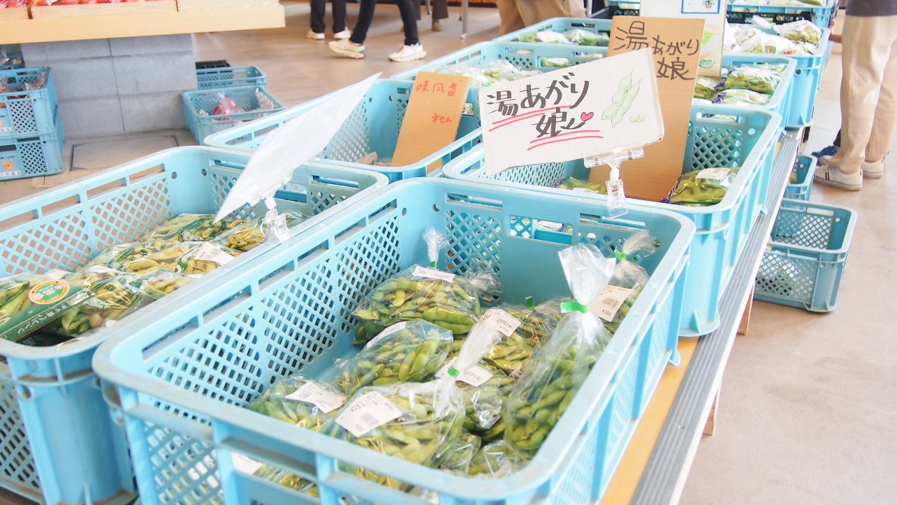 道の駅しょうなん　マルシェ入り口の野菜