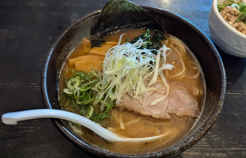 麺や鐙