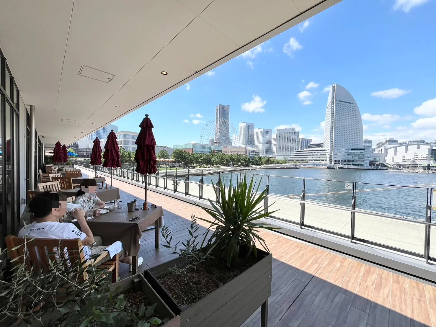 横浜ハンマーヘッド」は横浜グルメの宝庫。みなとみらいの景色も満喫