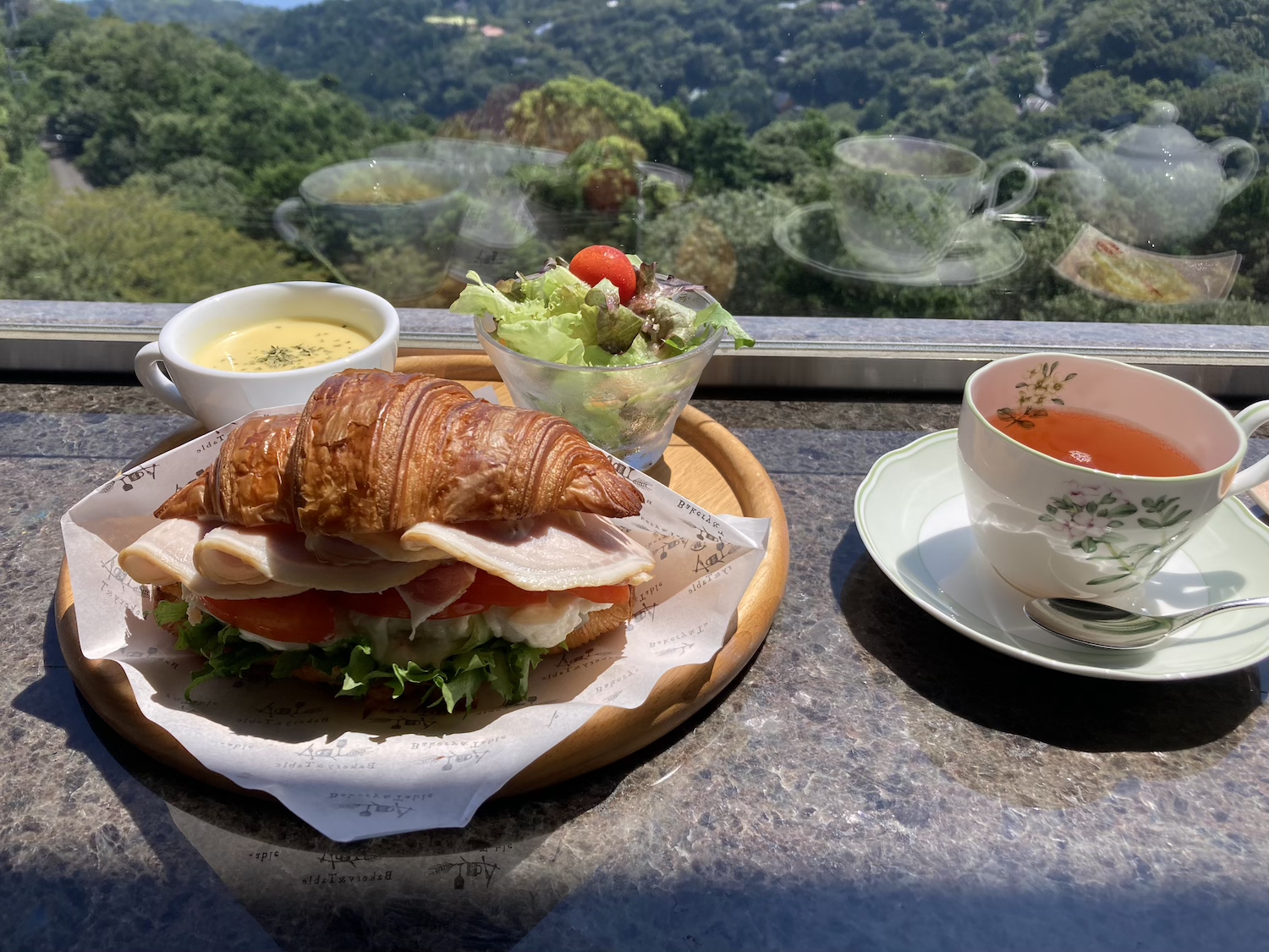 ベーカリー＆テーブル Sweets 伊豆ランチ