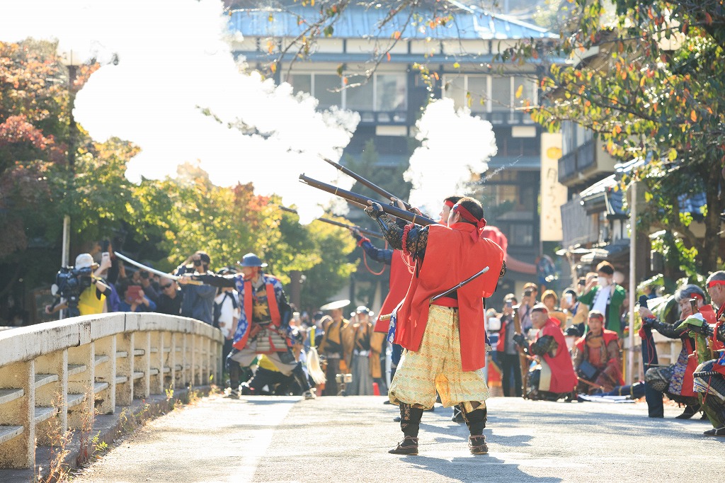 箱根大名行列 火縄銃