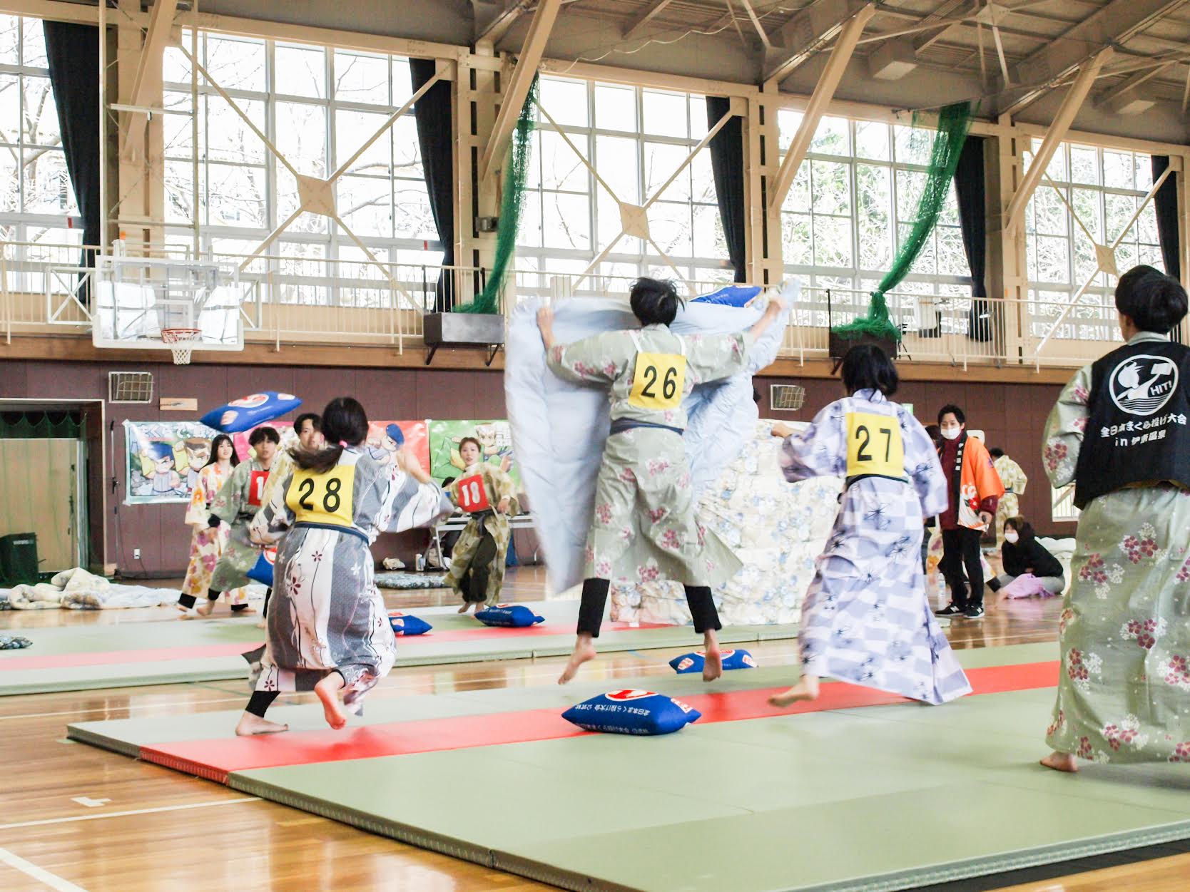 全日本まくら投げ大会