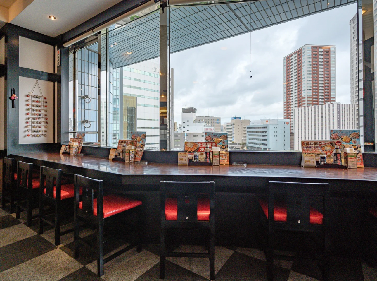 五味八珍_カウンター