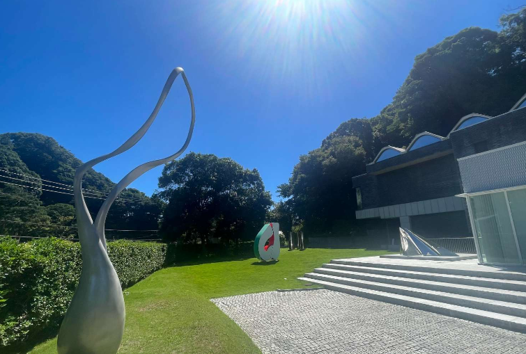 神奈川県立近代美術館