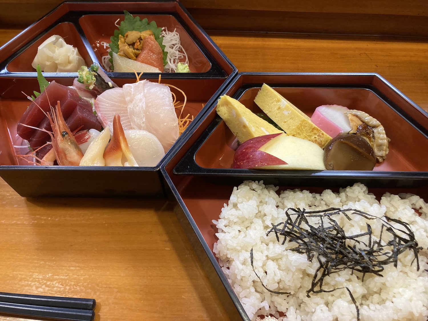 リーズナブルで絶品の寿司店!地元民も愛する伊豆熱川の「藤すし」