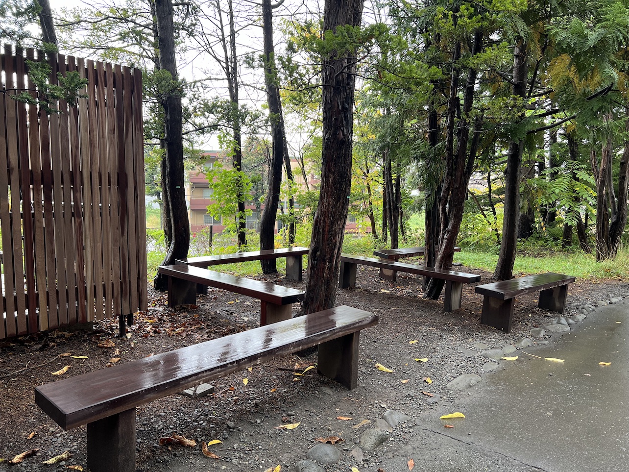 六花亭神宮茶屋店ベンチ