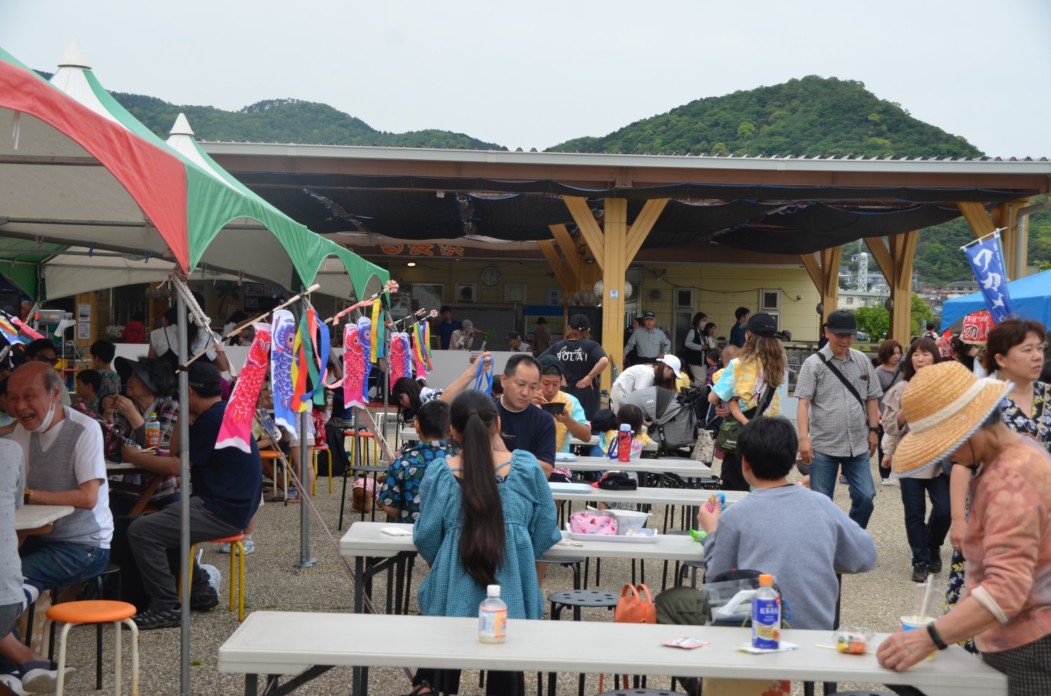 ながはま特設市会場風景