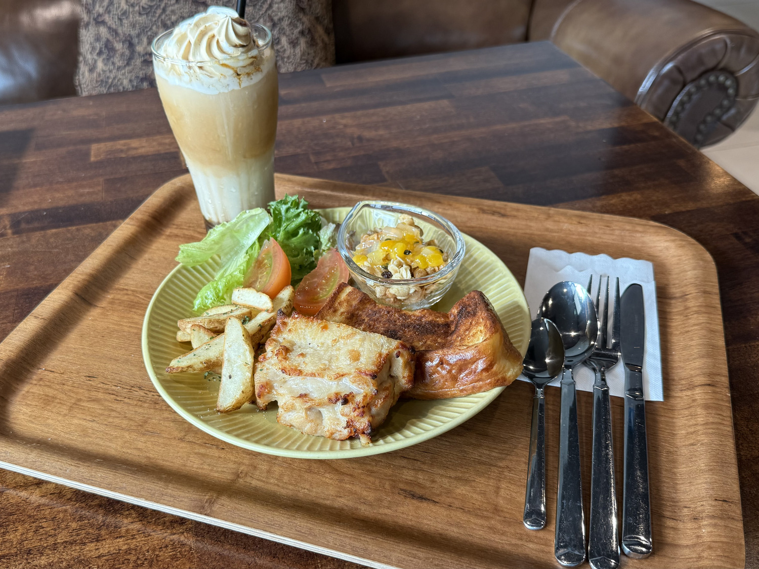 Two Dots Cafe