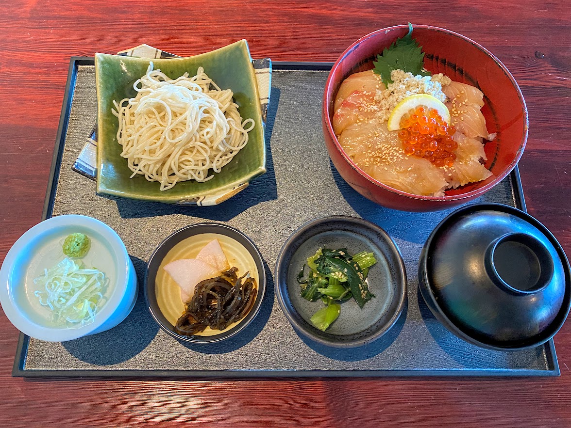 蕎麦と海の小田原丼のセット