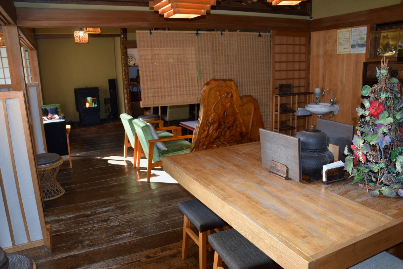 富岡市_茶フェちゃきち_カウンター席_店内