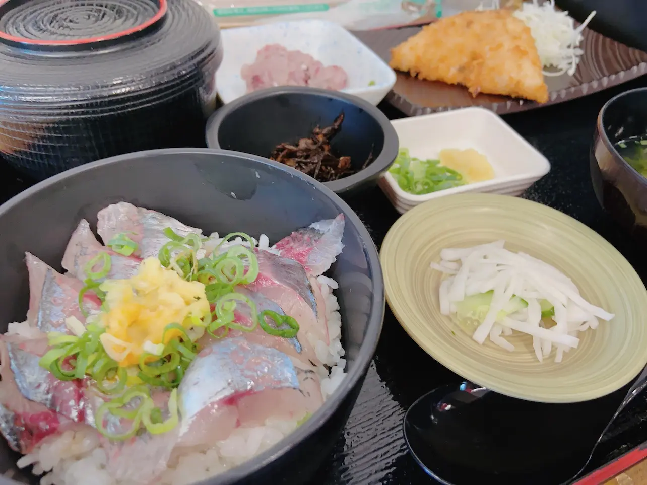 内浦漁協直営いけすや