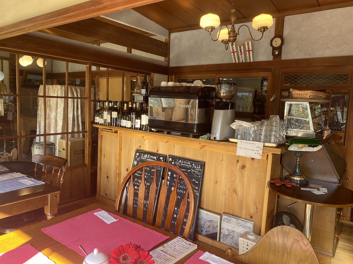 大磯花帆槻の店内の様子