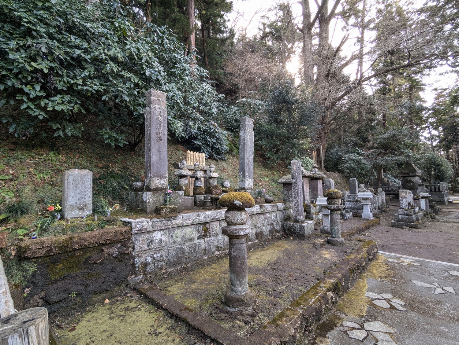妙本寺　比企一族の墓