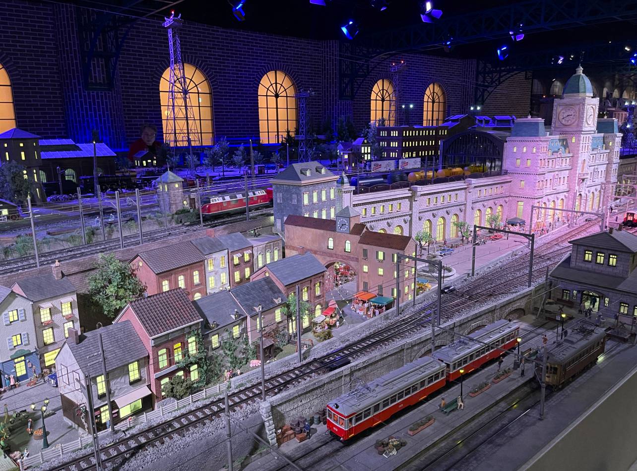原鉄道模型博物館のジオラマ夜景