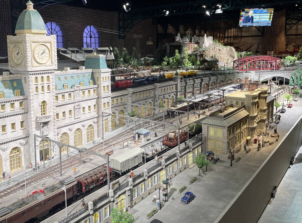 原鉄道模型博物館のジオラマメイン駅舎