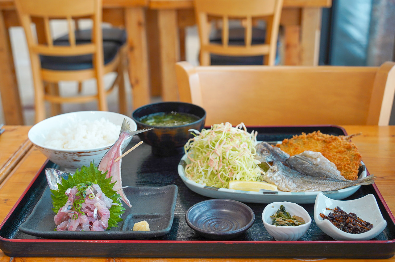真鶴　魚座　アジ定食