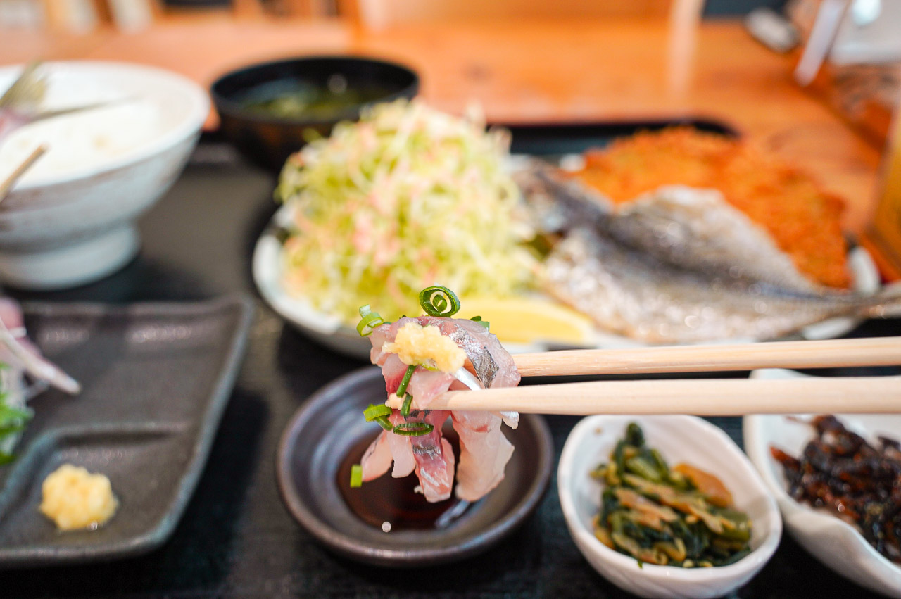 真鶴　魚座　アジ定食　たたき