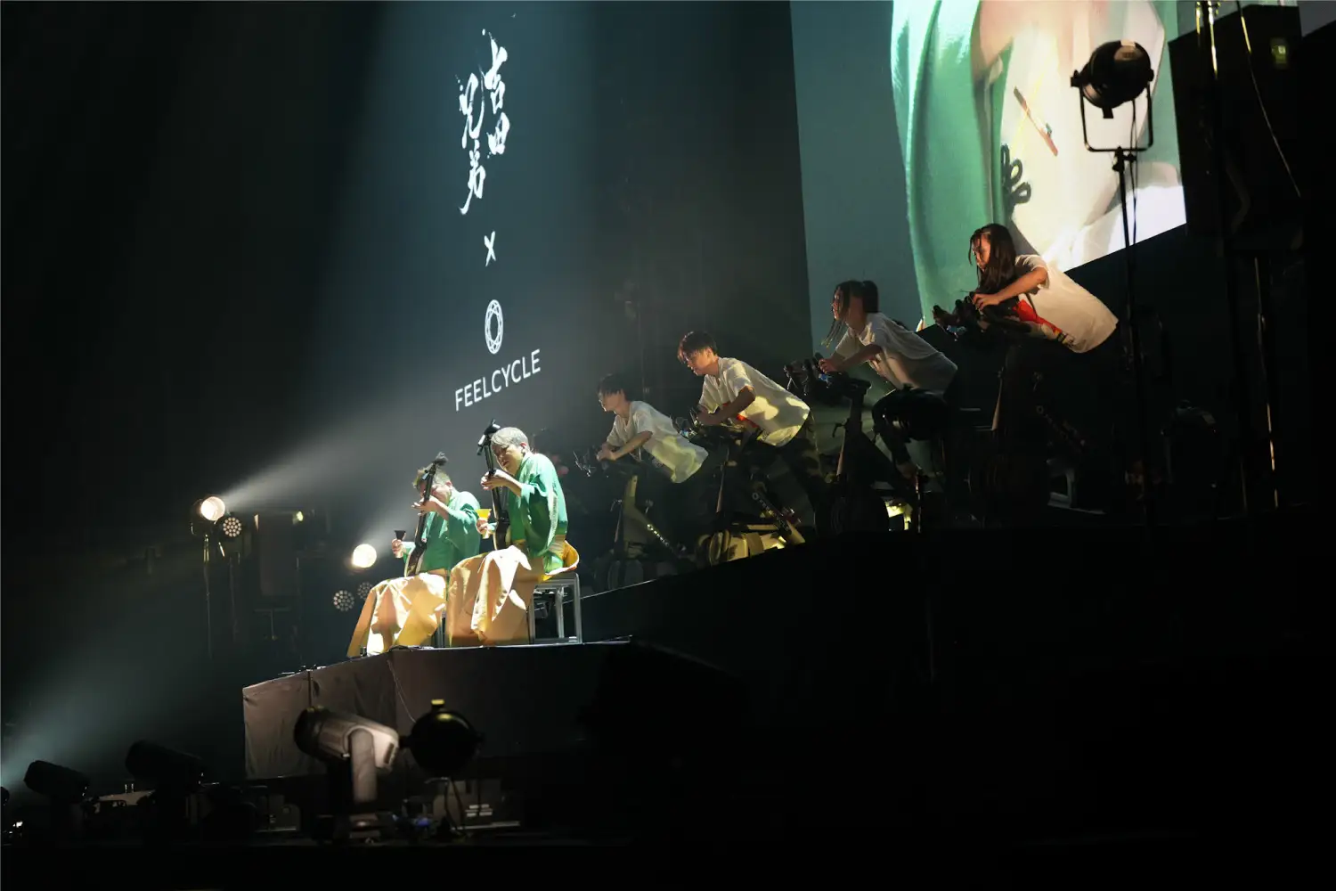 FEELCYCLE LIVE LUSTER 2025_暗闇フィットネス