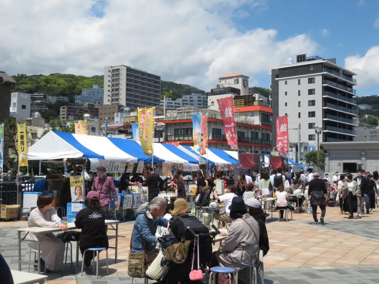 熱海のビールとグルメ、エンタメ、フリーマーケットと盛りだくさんのあたみビールまつり