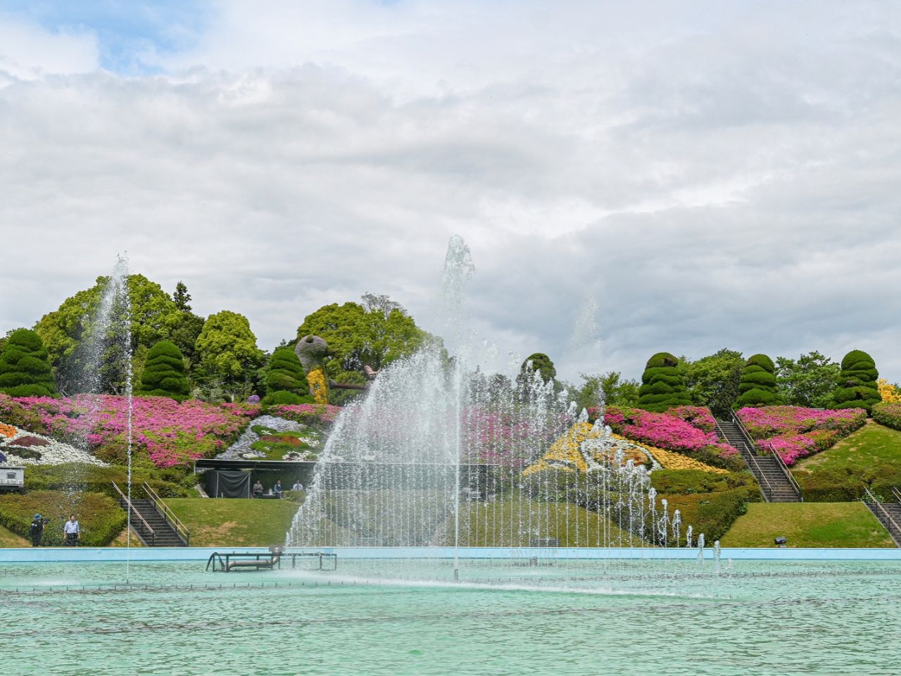 圧巻の噴水ショーなど見どころの多いはままつフラワーパーク