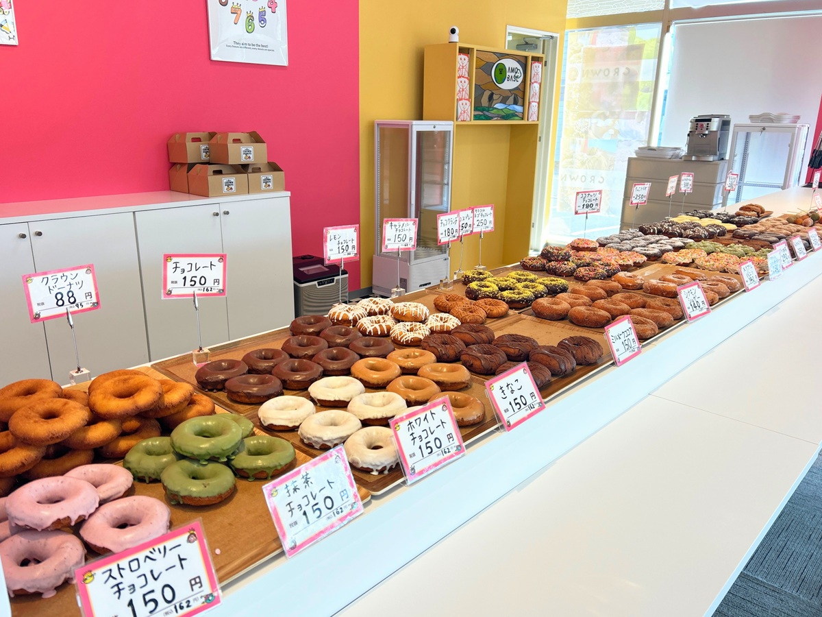 CROWN DONUTS＿内観