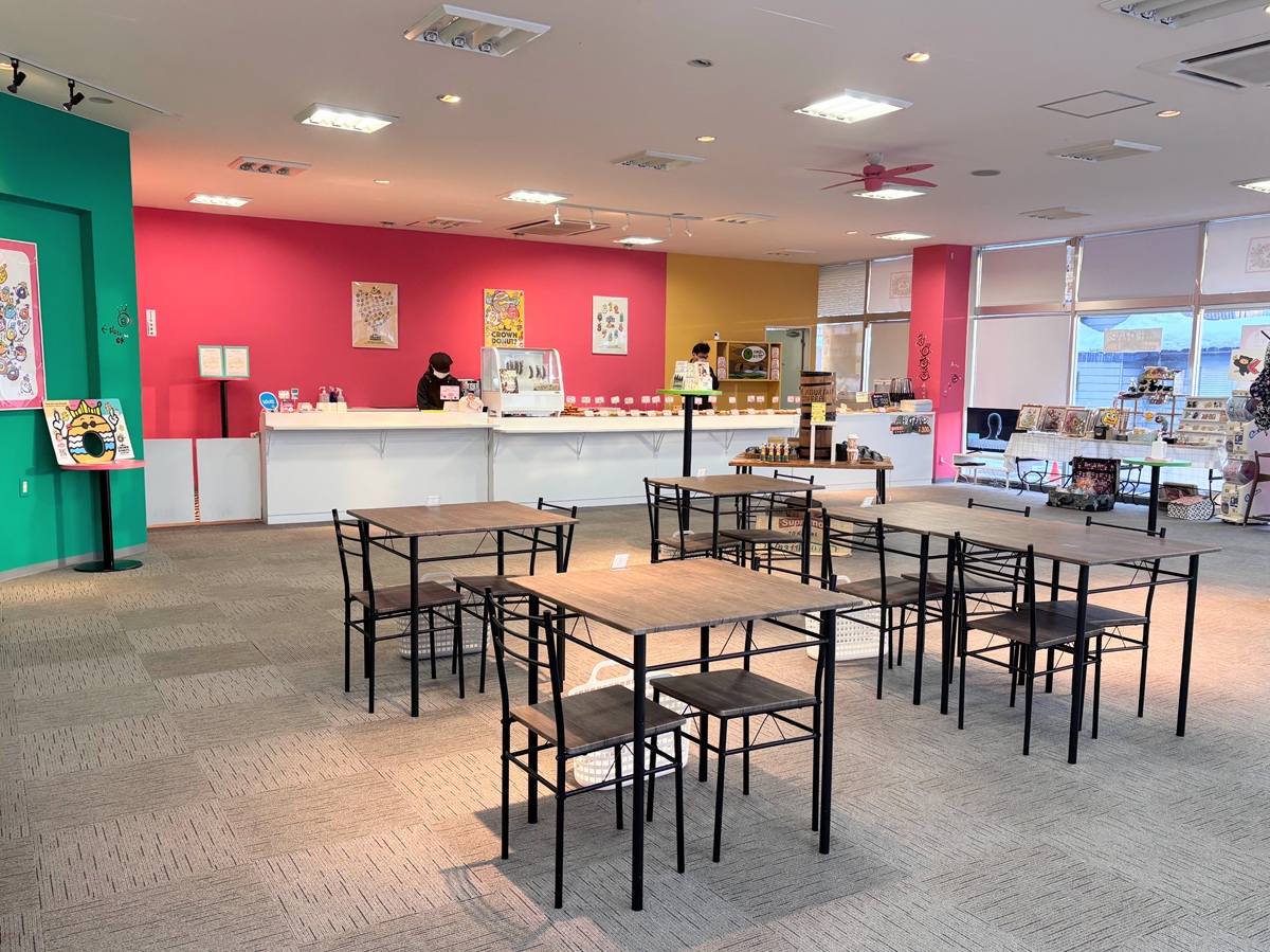 CROWN DONUTS＿店内