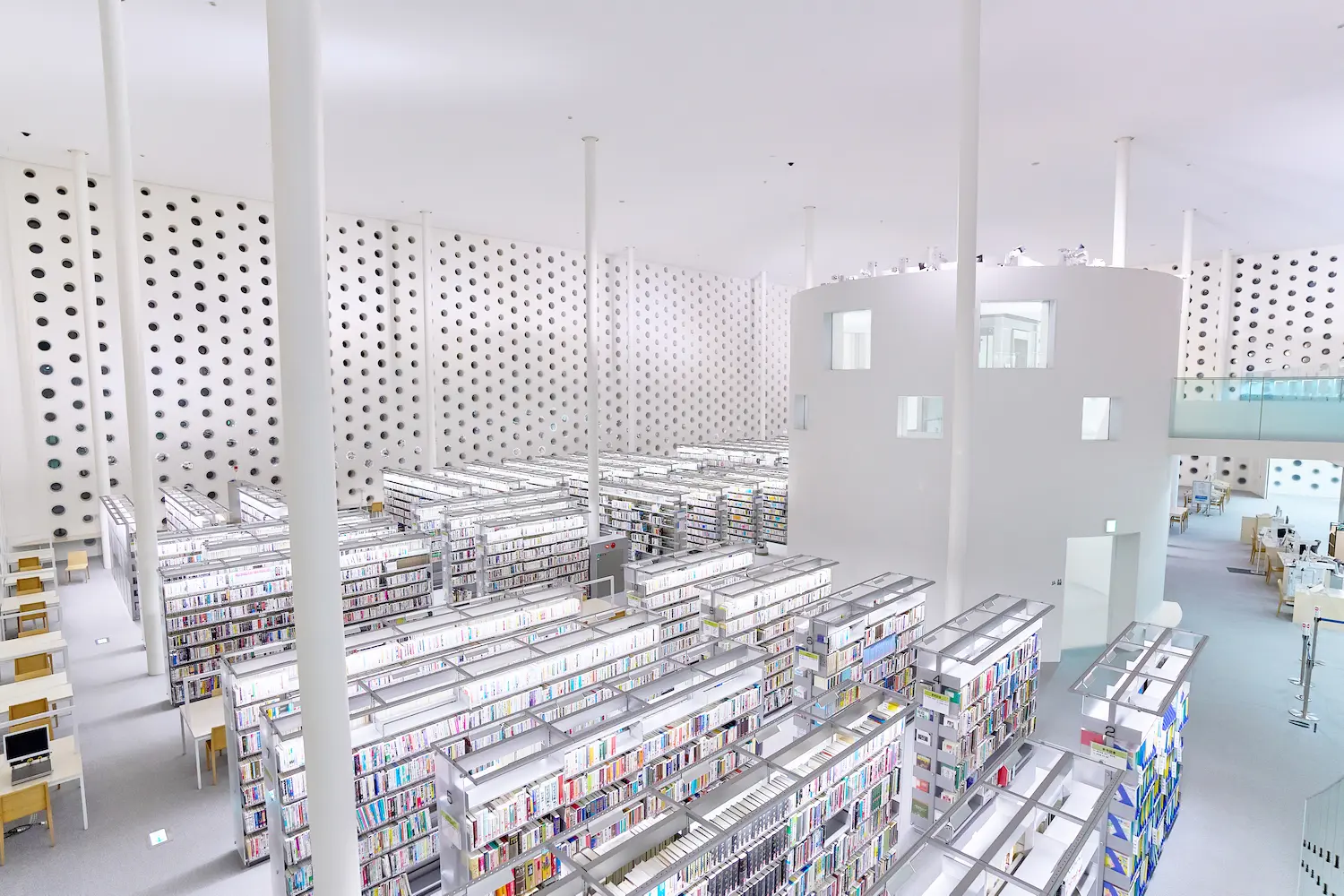 金沢海みらい図書館