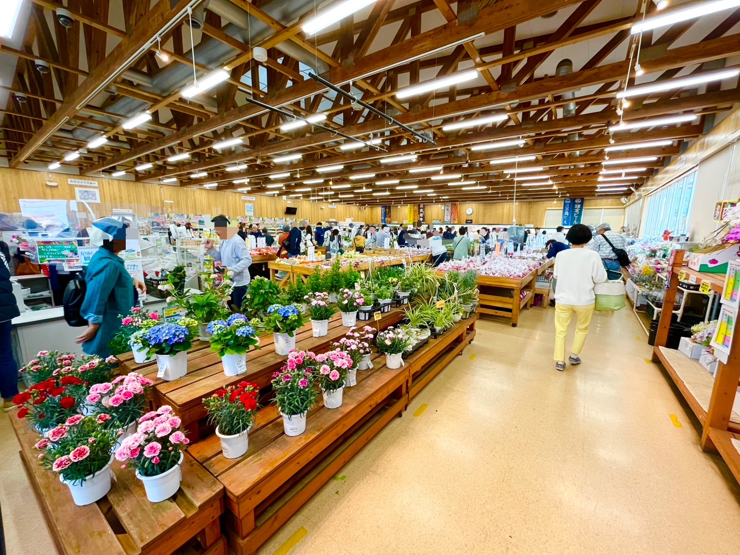 わいわい市の店内の様子