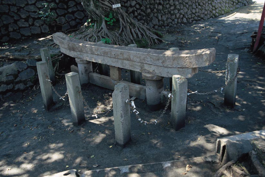黒神埋没鳥居