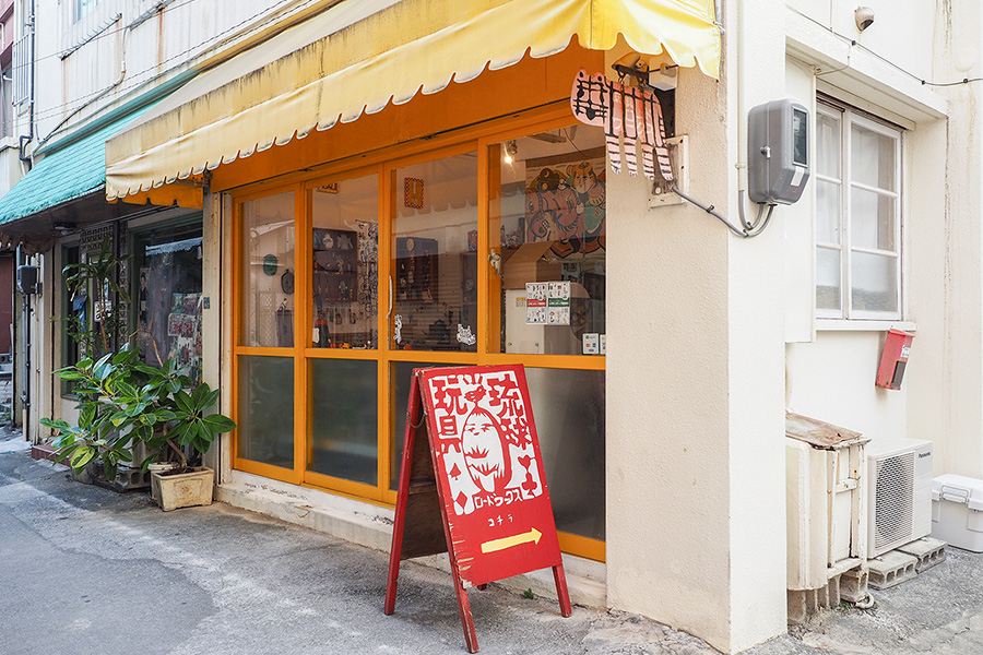 国際通り　玩具ロードワークス　店頭