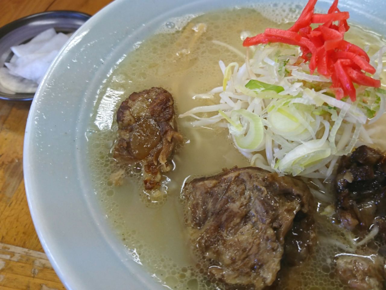 甘辛なんこつがたまらない、ラーメン一本槍