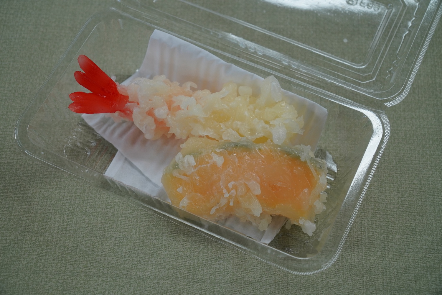 完成した天ぷらの食品サンプル