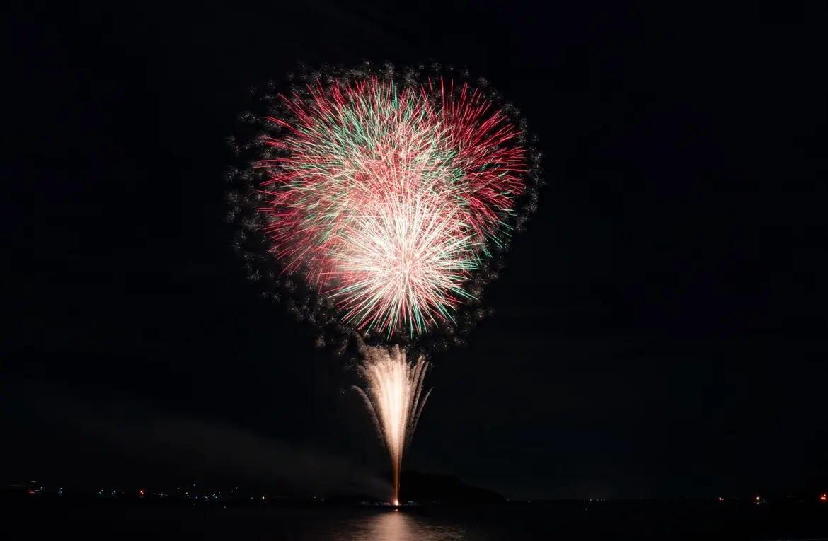 よこすか開国花火大会2025
