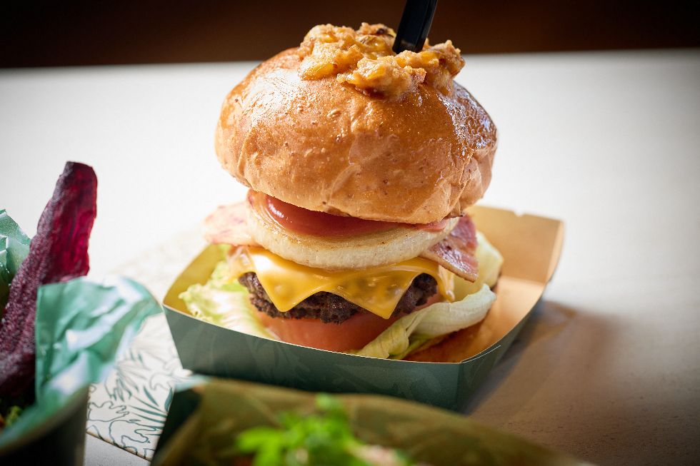 WILD BANQUETのTHE WILD ビーフバーガー ～石垣産黒毛和牛～