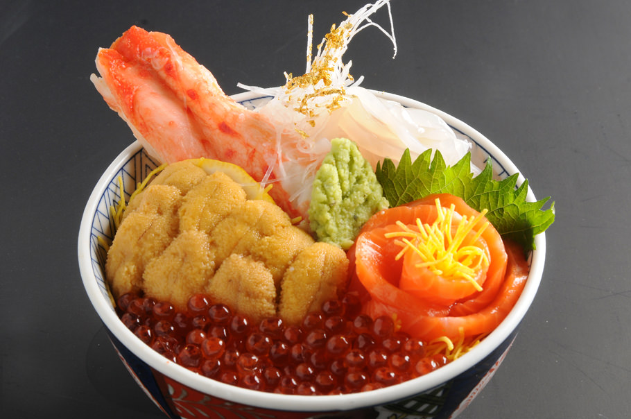 函館朝市の海鮮丼