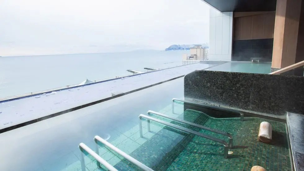 函館湯の川温泉　海と灯／ヒューイットリゾート