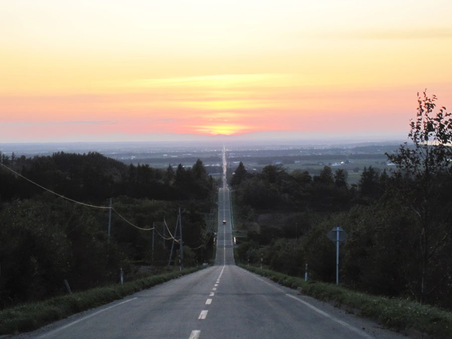 知床の「天に続く道」