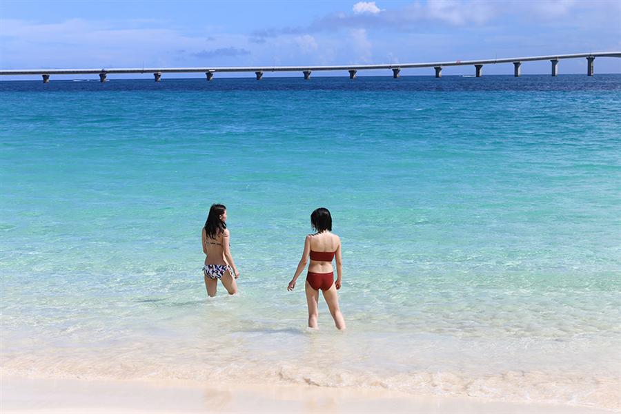 与那覇前浜のビーチ