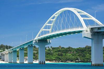 瀬底大橋