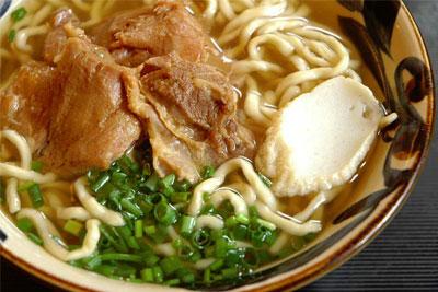 沖縄の郷土料理といえば、真っ先に思いつくのが沖縄そば。沖縄の