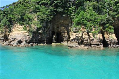 島の最北端にある壱岐随一の透明度を誇る無人島