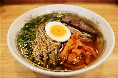 「手のべ冷麺専門店 六盛（ろくせい）本店」