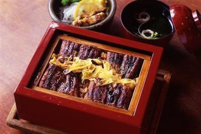 うなぎのせいろ蒸しの味の決め手は各店で受け継がれる秘伝のたれ