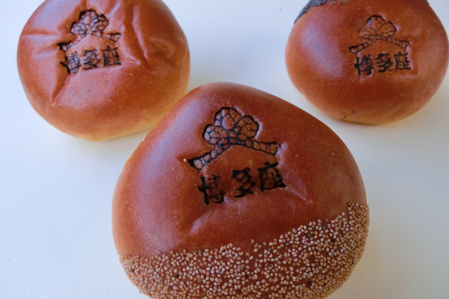左から、博多座つぶあん、博多座栗あん、博多座紫芋あん 博多座つぶあん、博多座栗あん、博多座紫芋あん